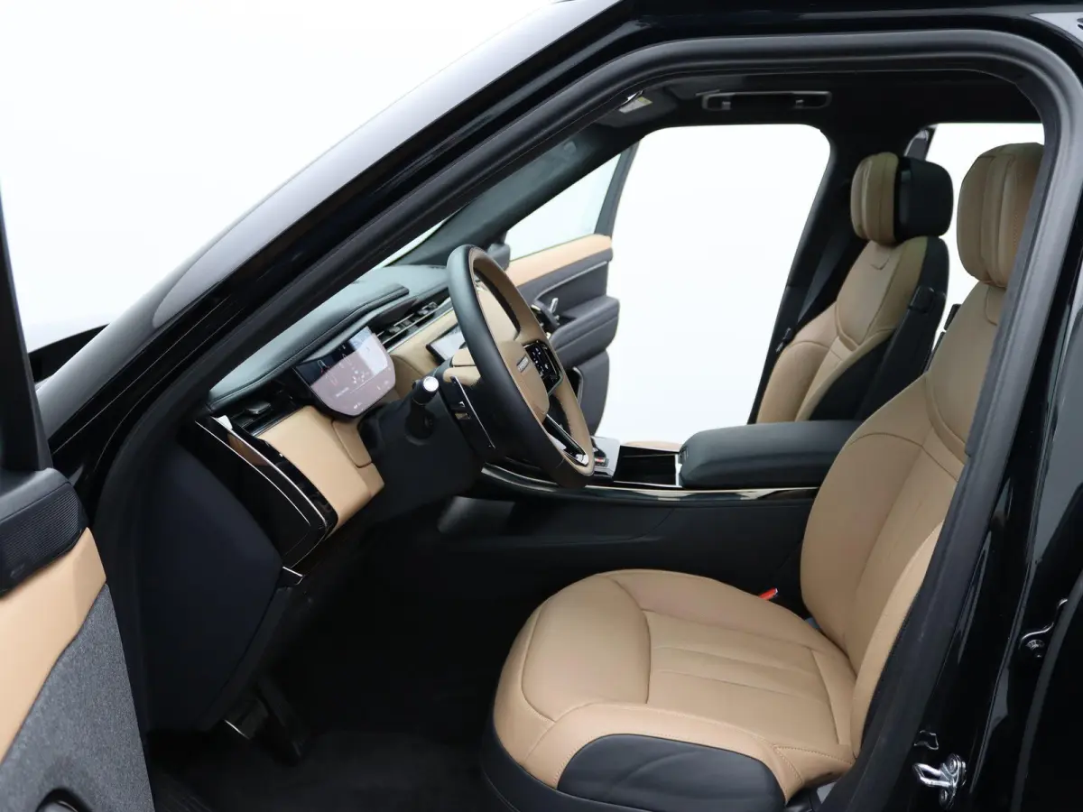 3.0 P550e Autobiography PHEV | Towing Pack | Cold Climate Pack | 23" | Privacy glass | Rode remklauwen |