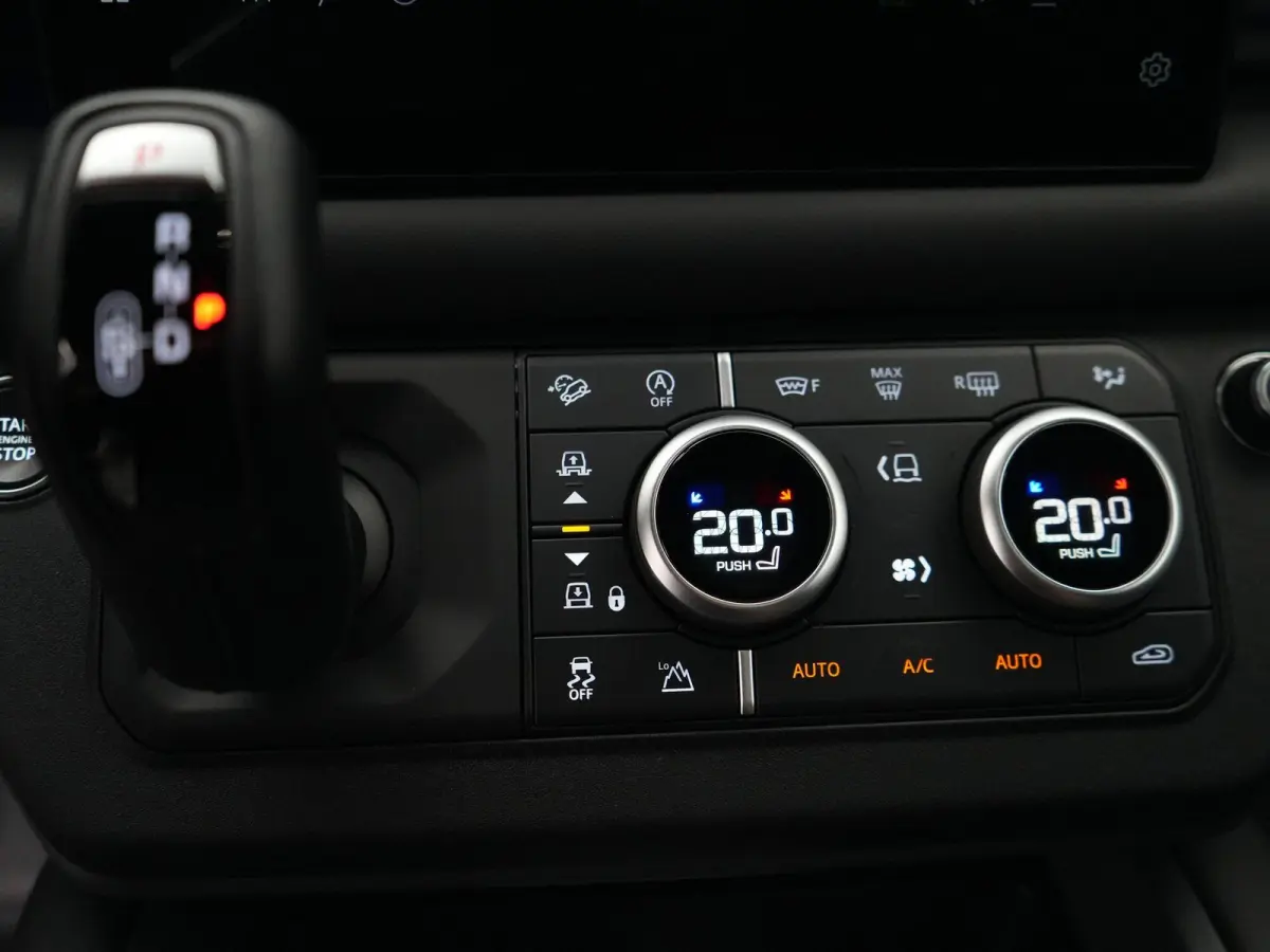 3.0 D300 MHEV X-Dynamic HSE | grijs kenteken | Advanced Towing Pack | Cold Climate Pack | Android Auto / Apple CarPlay |
