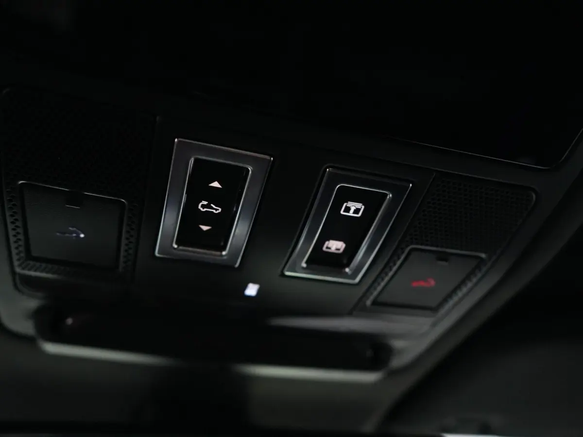 3.0 D300 MHEV X-Dynamic HSE | grijs kenteken | Advanced Towing Pack | Cold Climate Pack | Android Auto / Apple CarPlay |