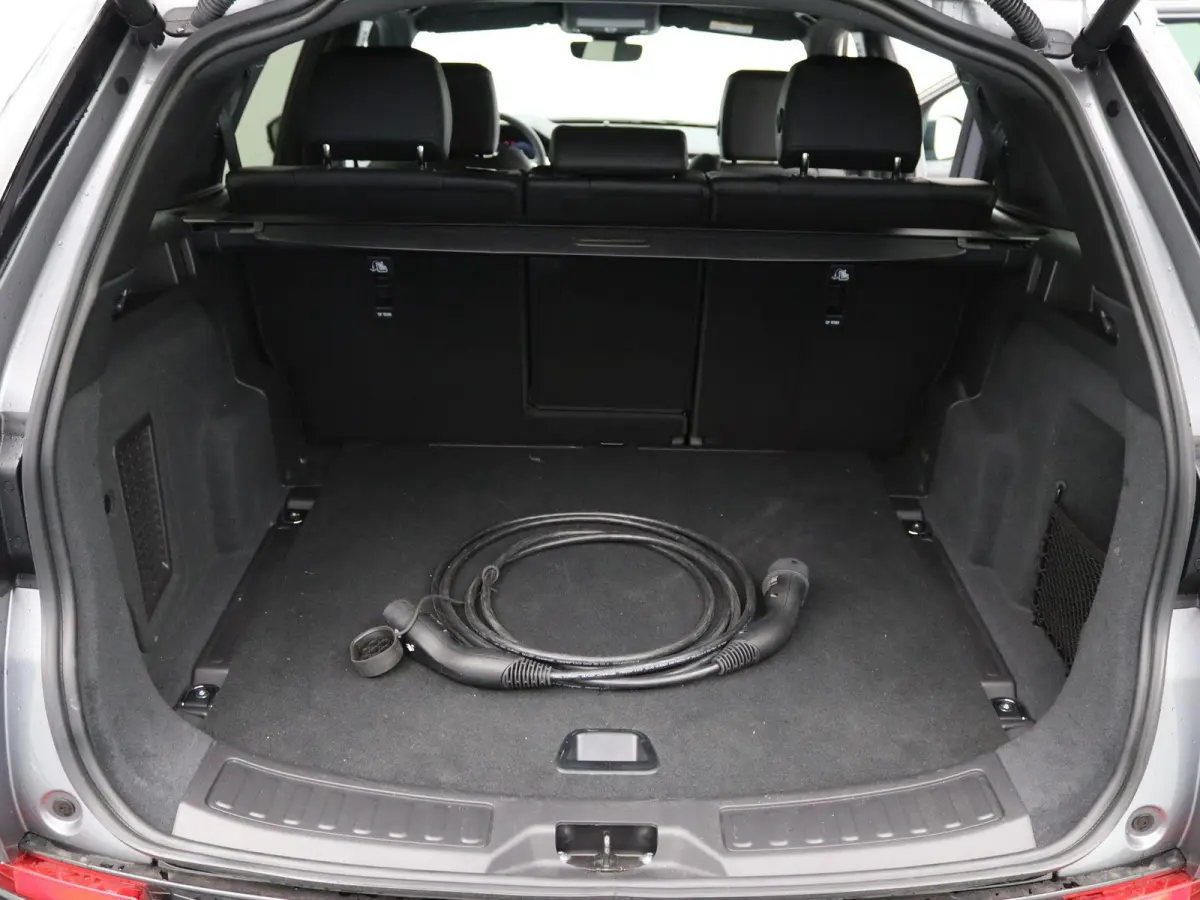 1.5 P270e PHEV Dynamic Edition | MATRIX LED | Elek. trekhaak | 20 '' | Zwarte remklauwen |