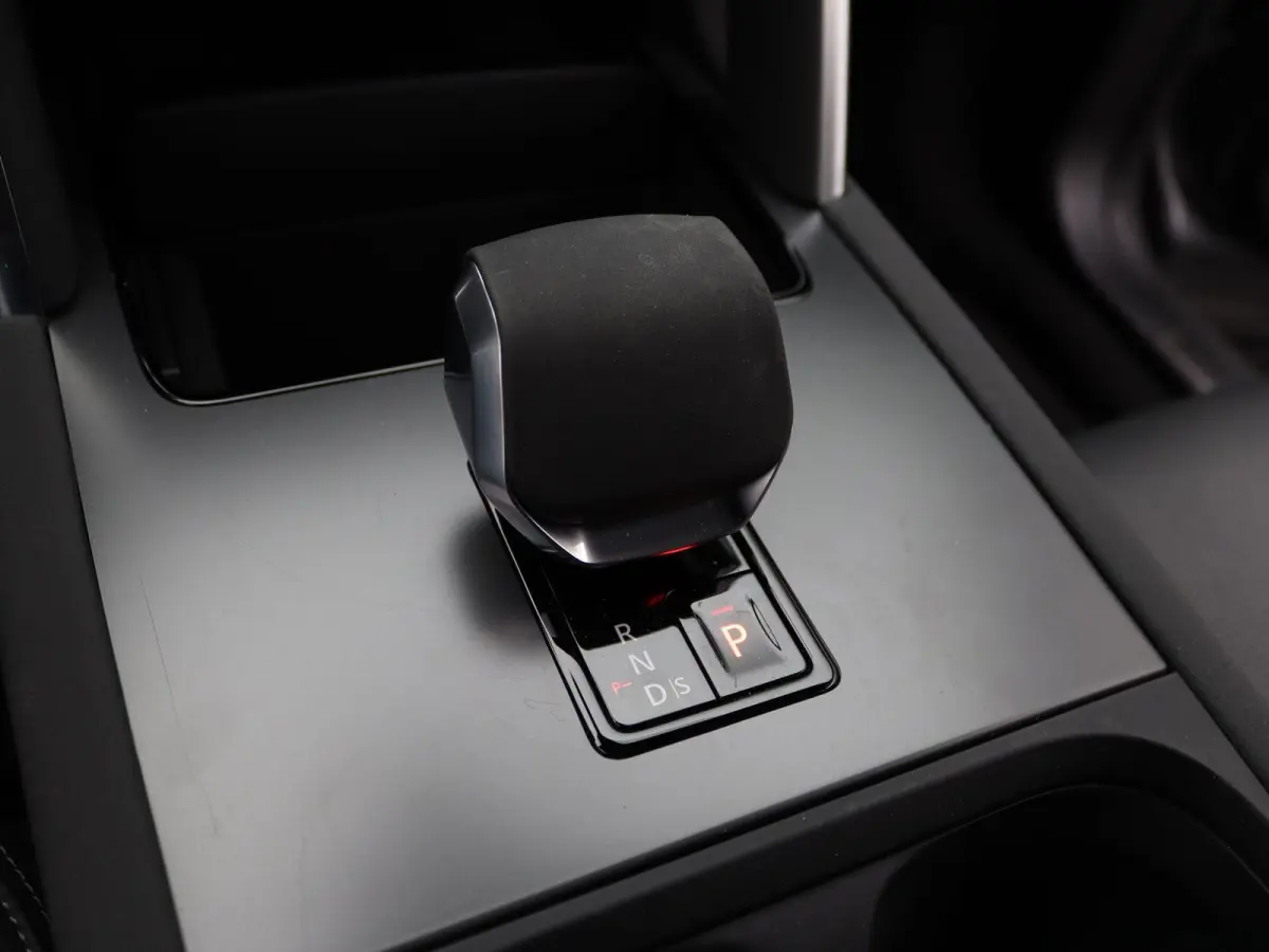 1.5 P270e PHEV Dynamic Edition | MATRIX LED | Elek. trekhaak | 20 '' | Zwarte remklauwen |