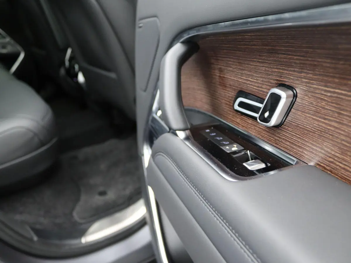 3.0 P460e SE PHEV ACTIE PRIJS | Elektrisch glazen panorama-dak | Trekhaak elektrisch uitklapbaar |