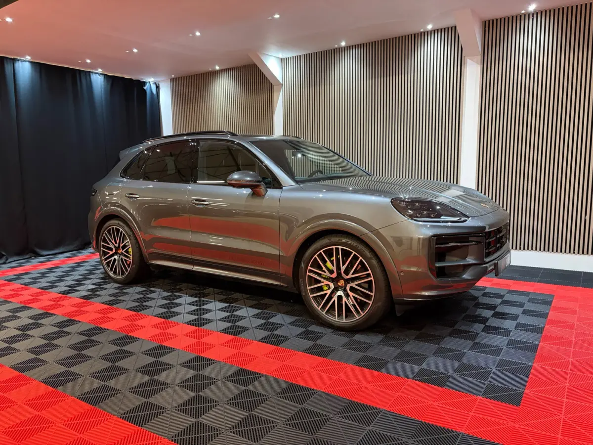 E-hybrid Sport Chrono+ Passenger Display Pano 4Weel Drive luchtvering
