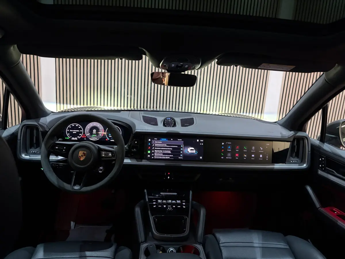 E-hybrid Sport Chrono+ Passenger Display Pano 4Weel Drive luchtvering