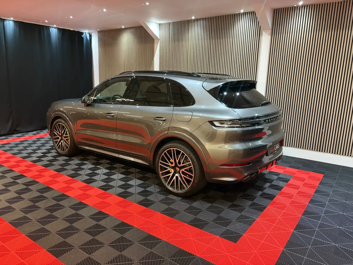 E-hybrid Sport Chrono+ Passenger Display Pano 4Weel Drive luchtvering