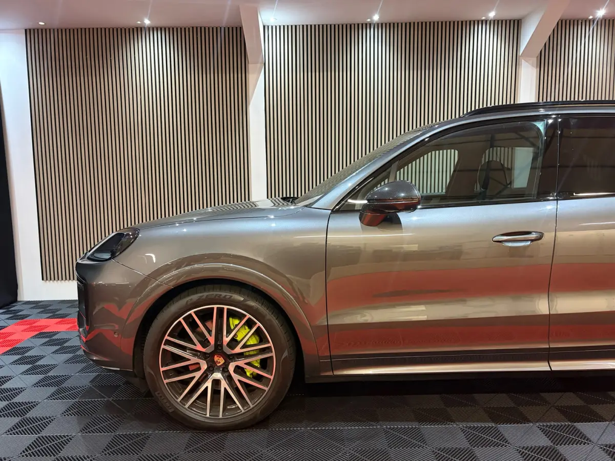 E-hybrid Sport Chrono+ Passenger Display Pano 4Weel Drive luchtvering