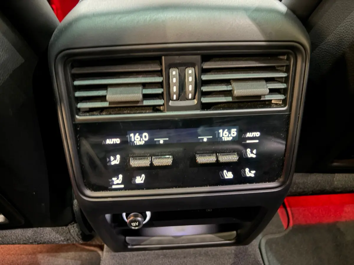 E-hybrid Sport Chrono+ Passenger Display Pano 4Weel Drive luchtvering