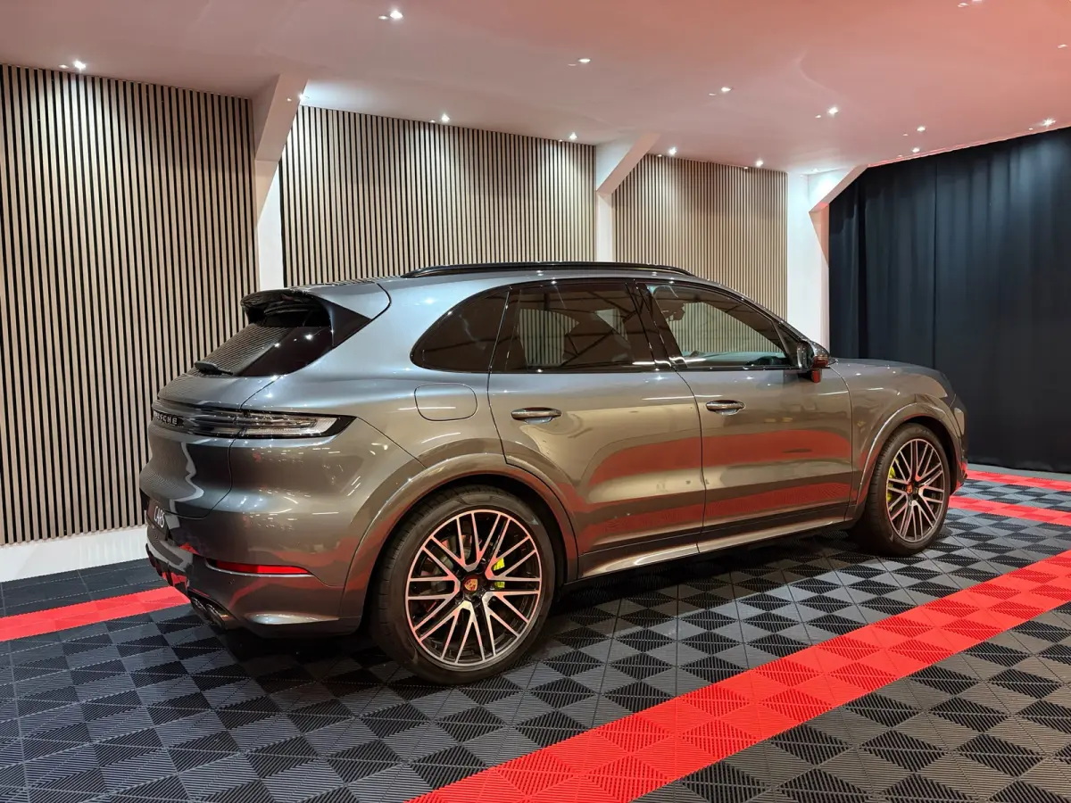E-hybrid Sport Chrono+ Passenger Display Pano 4Weel Drive luchtvering