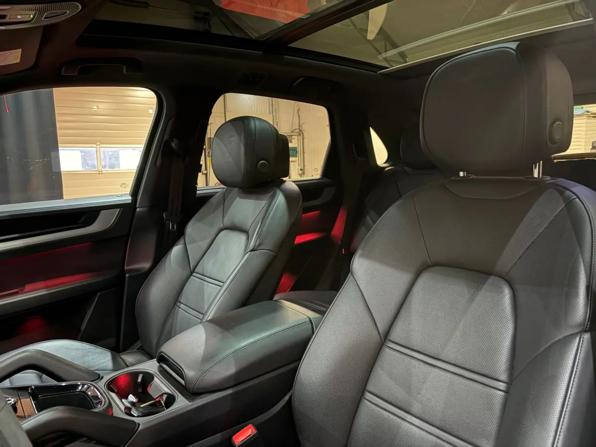 E-hybrid Sport Chrono+ Passenger Display Pano 4Weel Drive luchtvering