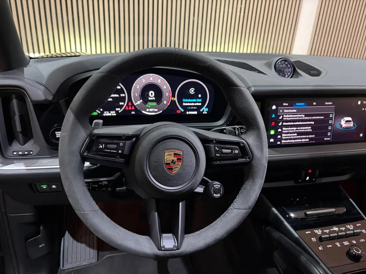 E-hybrid Sport Chrono+ Passenger Display Pano 4Weel Drive luchtvering