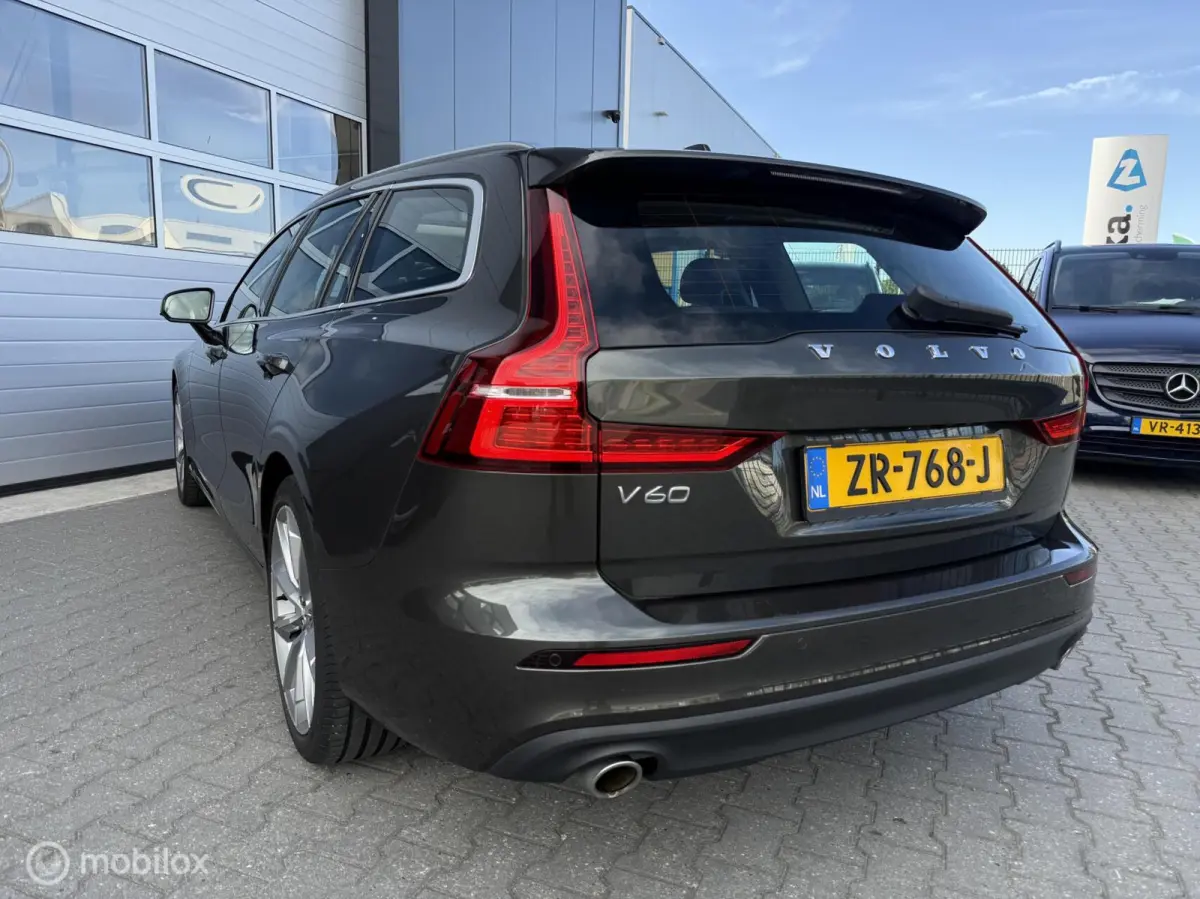 2.0 T4 Momentum Pro / Panoramadak / Pilot Assist