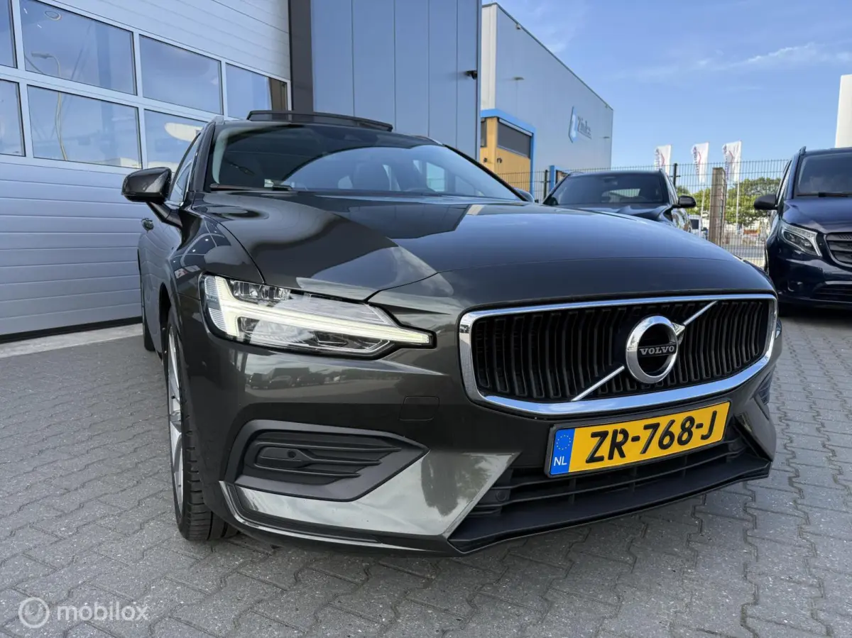 2.0 T4 Momentum Pro / Panoramadak / Pilot Assist