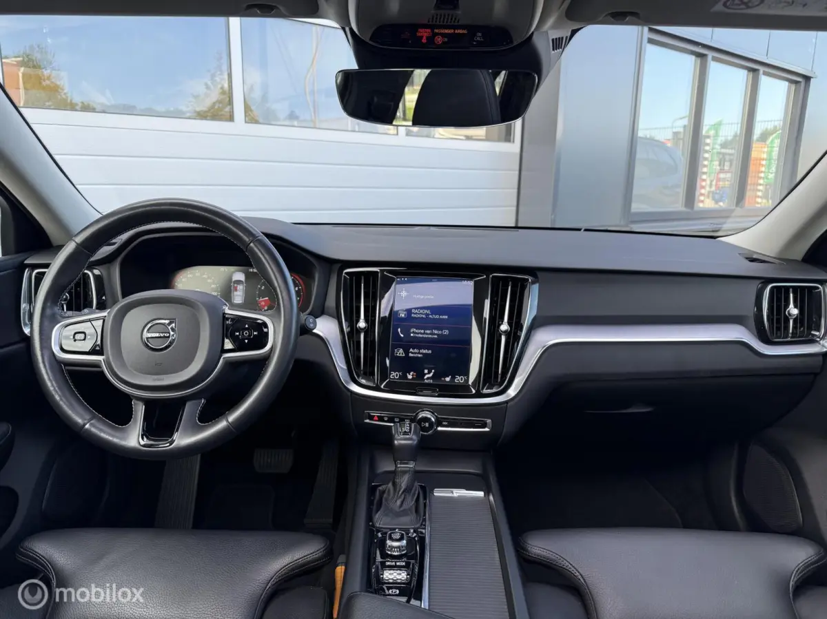 2.0 T4 Momentum Pro / Panoramadak / Pilot Assist
