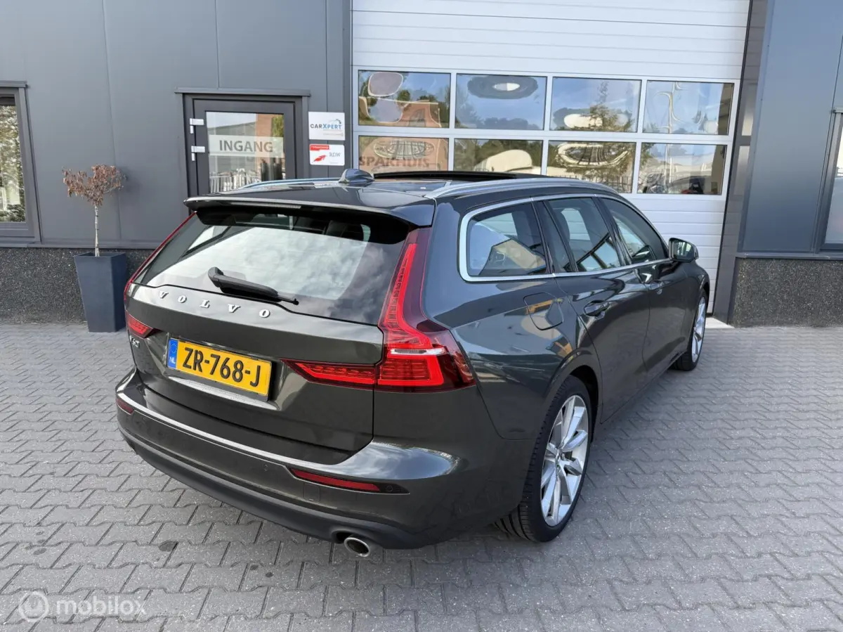 2.0 T4 Momentum Pro / Panoramadak / Pilot Assist