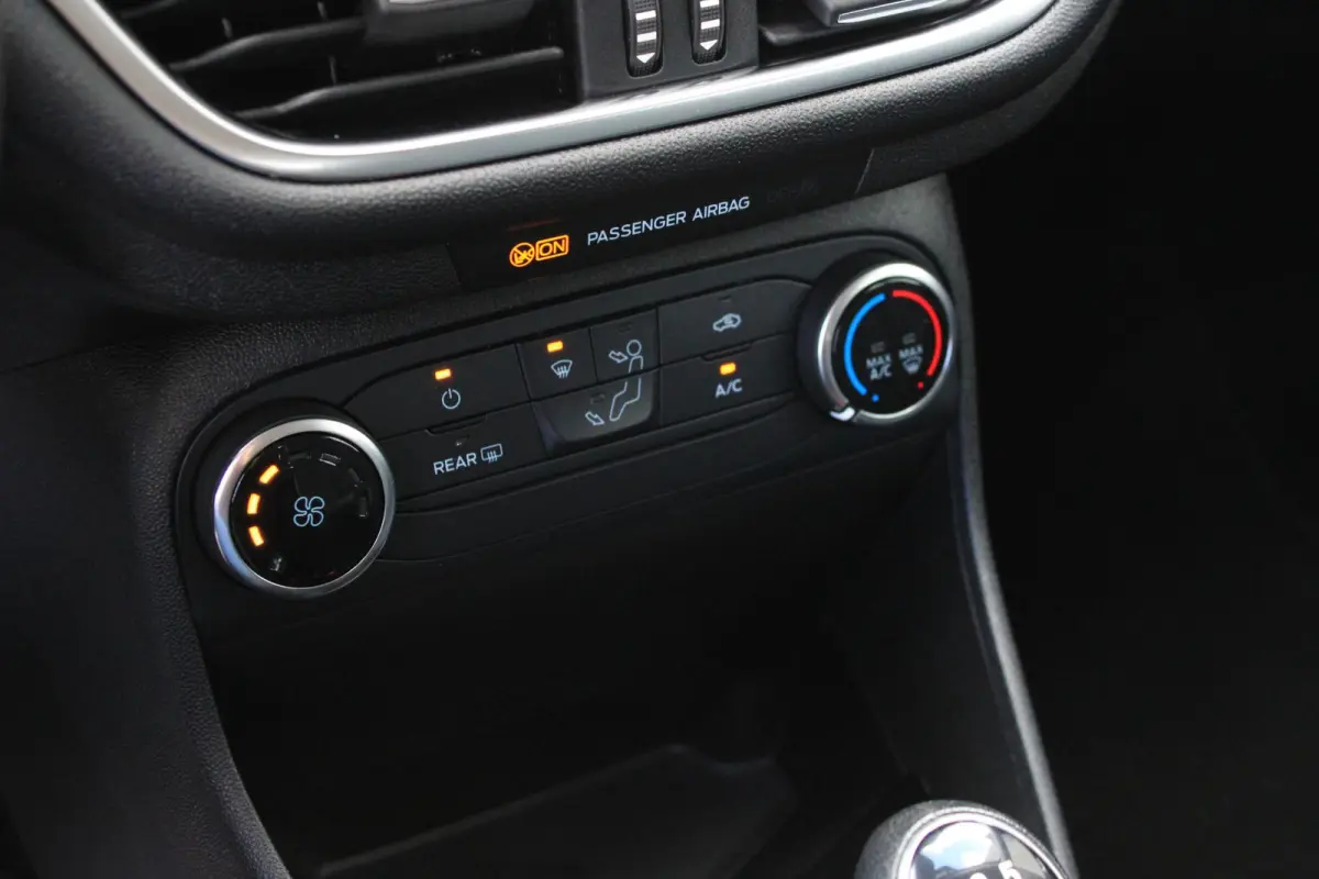 1.1 Cruisecontrol | Lane Assist | Zwarte Velgen | Airco | Nette Auto