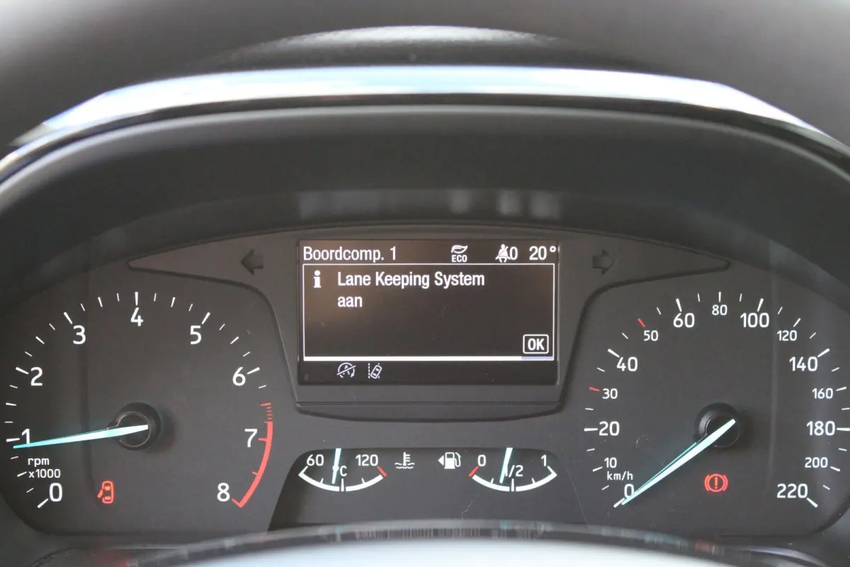 1.1 Cruisecontrol | Lane Assist | Zwarte Velgen | Airco | Nette Auto