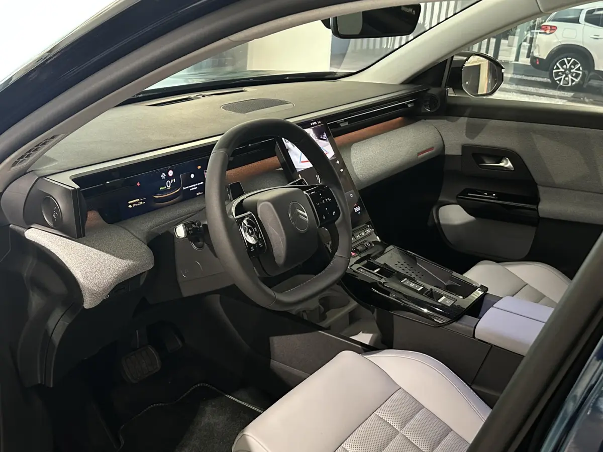 1.6 Plug-In Hybrid 225 Max