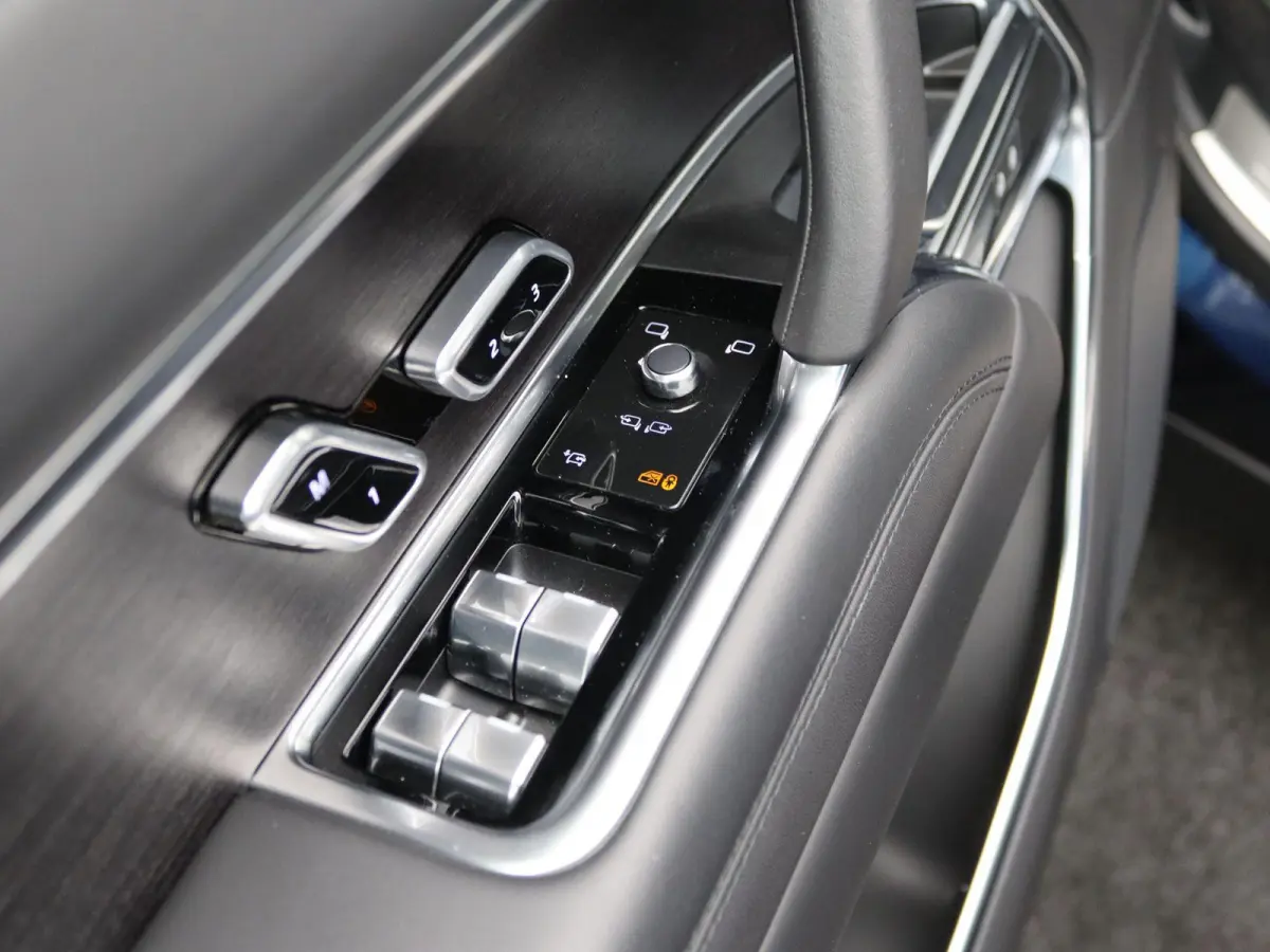 3.0 P510e Autobiography PHEV | Panoramadak | Meridian 3D-Surround | Nickel Atlas Exterior Pack | NL-auto