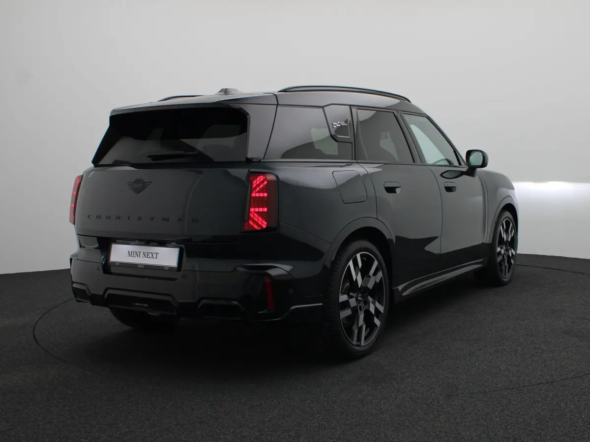 E JCW Pakket + Pakket XL + Glazen panoramadak + Driving Assistant Professional + Parking Assistant Plus + Harman Kardon + Comfort Access + 20''