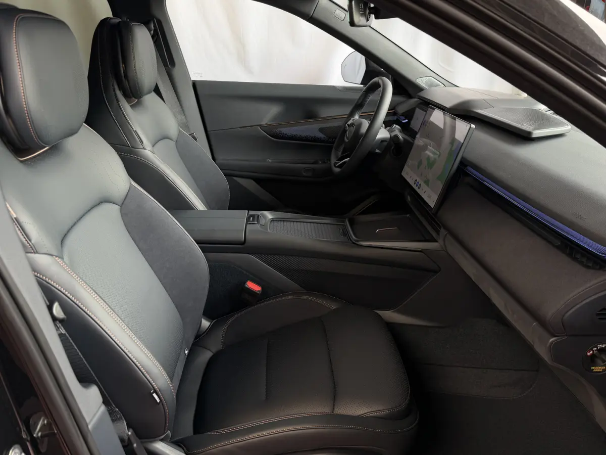 06/2026 345PK MORE HYBRIDE MASSAGE STOEL VERW/VENTILATIE PANO MATRIX LED HARMAN KARDON NIEUWE AUTO 360°CAM | PHEV