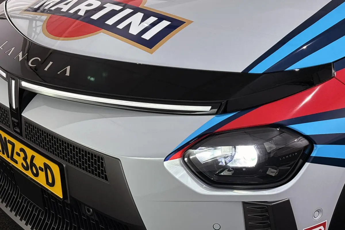 1.2 Turbo Hybrid HF Line 110pk Voorraad Voordeel  / 2+6 Jaar garantie