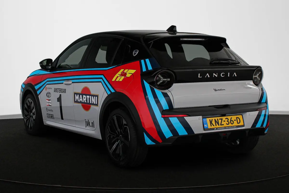 1.2 Turbo Hybrid HF Line 110pk Voorraad Voordeel  / 2+6 Jaar garantie