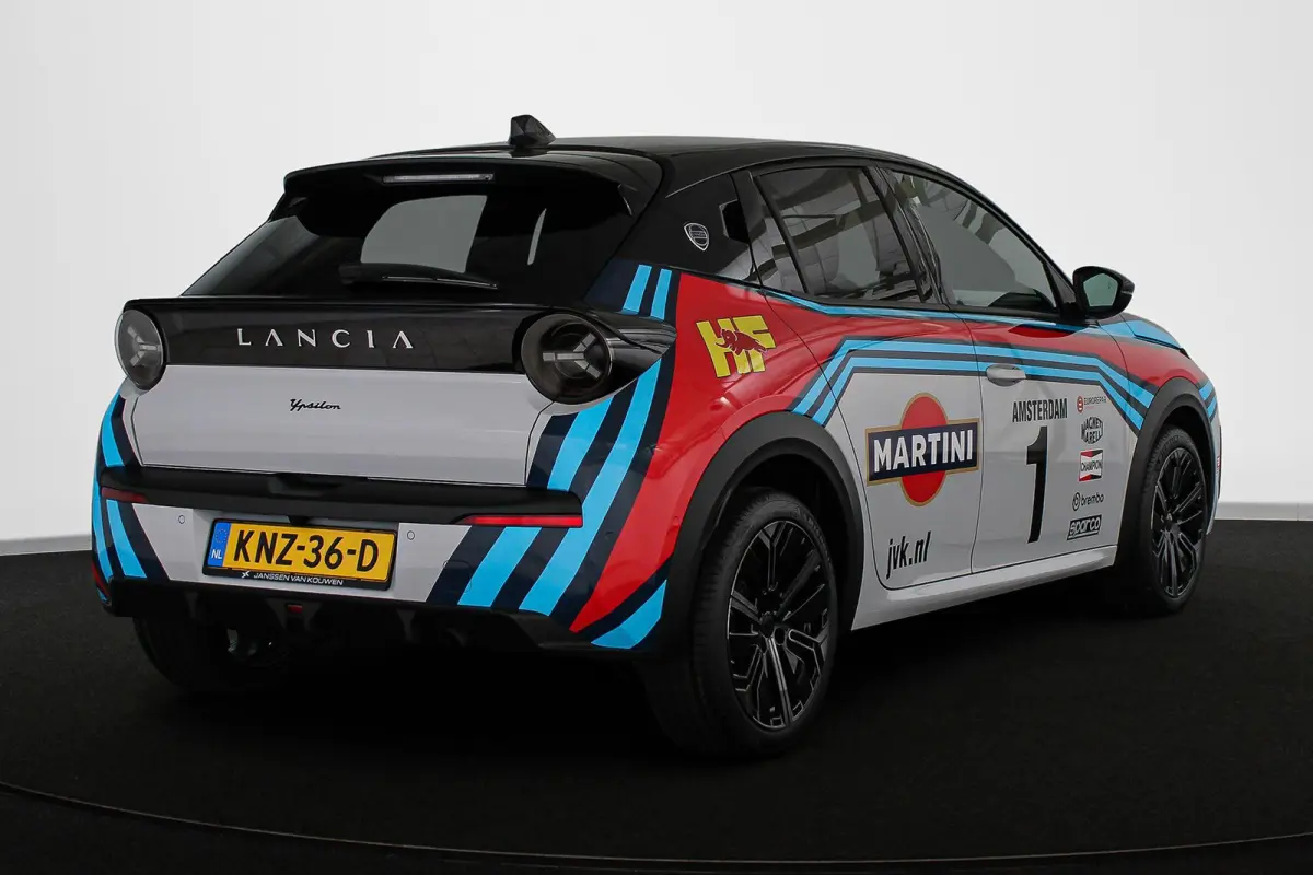 1.2 Turbo Hybrid HF Line 110pk Voorraad Voordeel  / 2+6 Jaar garantie