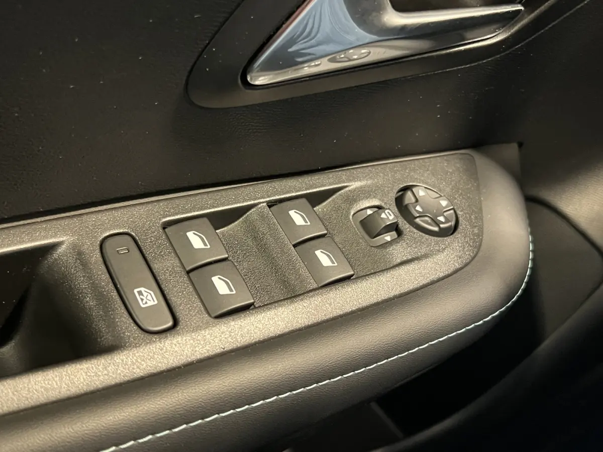 EV Allure Pack 50 kWh | SoH 93.9% | Navigatie/Android/Apple Carplay | LM Velgen 16" | Cruise Control | PDC Achter | LED Koplampen | Airco |