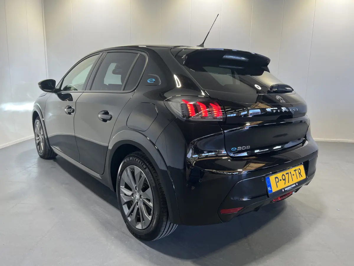 EV Allure Pack 50 kWh | SoH 93.9% | Navigatie/Android/Apple Carplay | LM Velgen 16" | Cruise Control | PDC Achter | LED Koplampen | Airco |