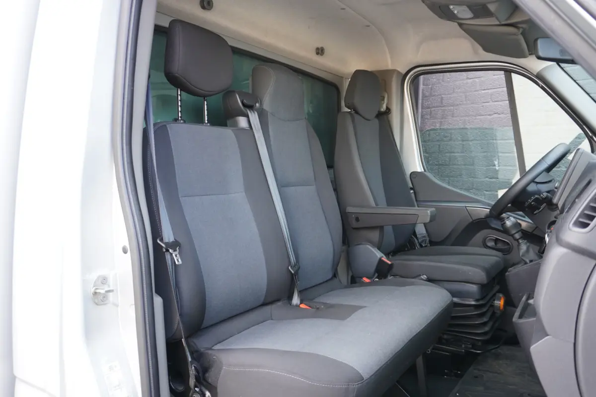 2.3 dCi 145PK L3 Bakwagen EURO 6 - Laadklep - Airco - Cruise - €24.950,- Excl.