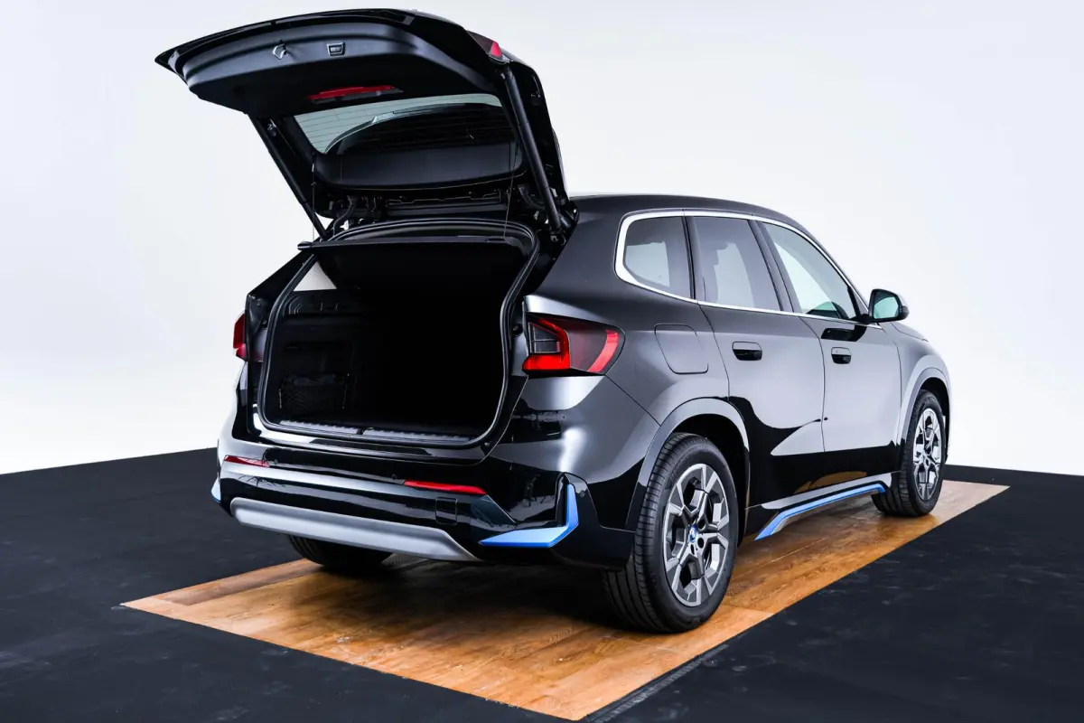 xDrive30 xLine - Comfort Access - Getinte Ruiten - Grootlichtassistent - Interieurlijst Schwarz hoogglans - Raamomlijsting BMW Individual aluminium satiniert -
