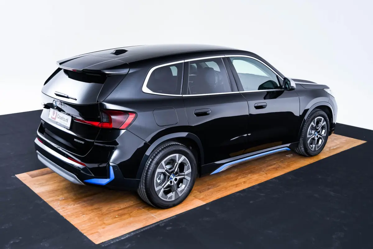 xDrive30 xLine - Comfort Access - Getinte Ruiten - Grootlichtassistent - Interieurlijst Schwarz hoogglans - Raamomlijsting BMW Individual aluminium satiniert -