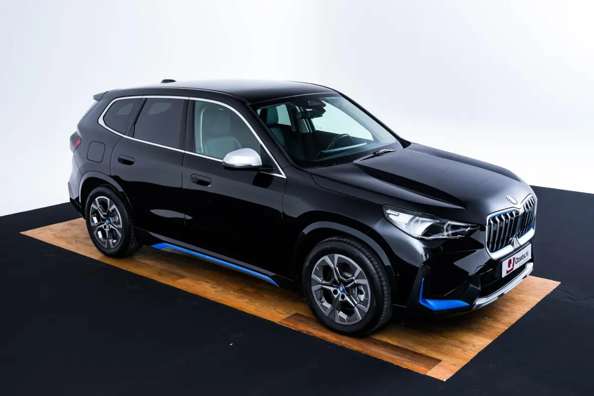 xDrive30 xLine - Comfort Access - Getinte Ruiten - Grootlichtassistent - Interieurlijst Schwarz hoogglans - Raamomlijsting BMW Individual aluminium satiniert -