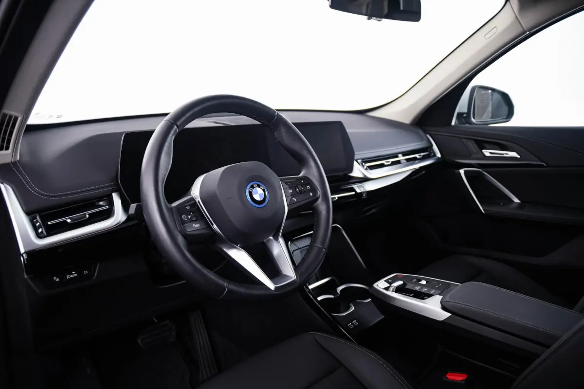 xDrive30 xLine - Comfort Access - Getinte Ruiten - Grootlichtassistent - Interieurlijst Schwarz hoogglans - Raamomlijsting BMW Individual aluminium satiniert -