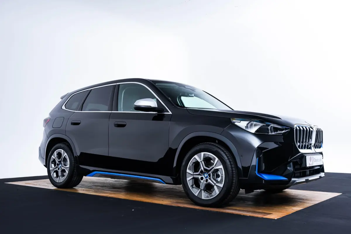 xDrive30 xLine - Comfort Access - Getinte Ruiten - Grootlichtassistent - Interieurlijst Schwarz hoogglans - Raamomlijsting BMW Individual aluminium satiniert -
