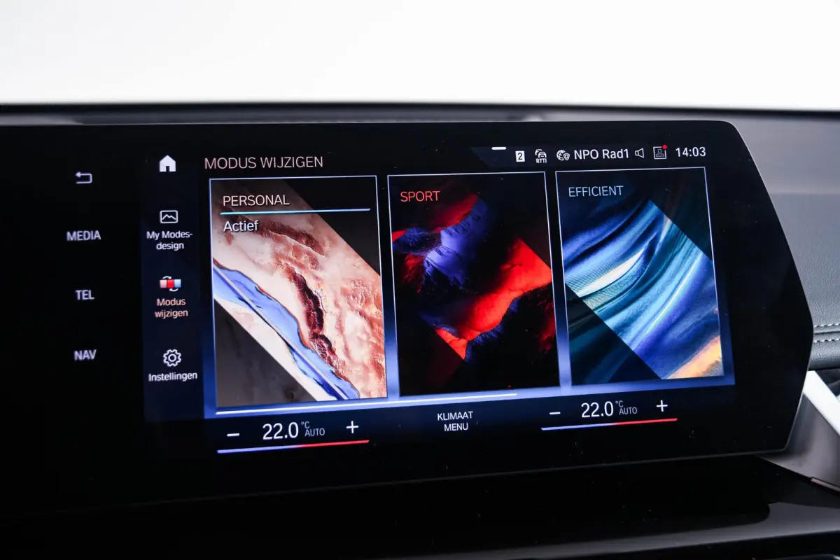 xDrive30 xLine - Comfort Access - Getinte Ruiten - Grootlichtassistent - Interieurlijst Schwarz hoogglans - Raamomlijsting BMW Individual aluminium satiniert -