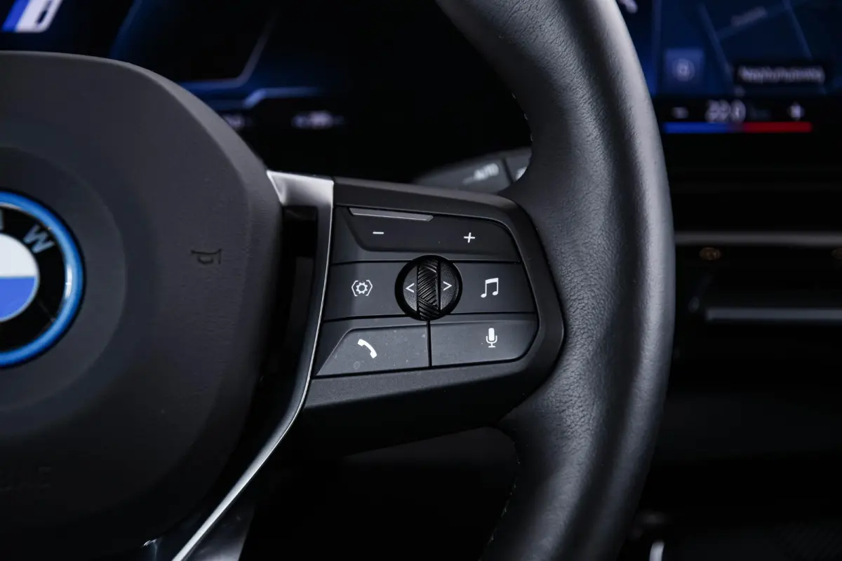 xDrive30 xLine - Comfort Access - Getinte Ruiten - Grootlichtassistent - Interieurlijst Schwarz hoogglans - Raamomlijsting BMW Individual aluminium satiniert -