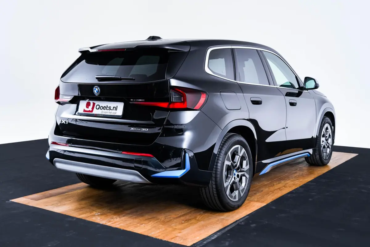 xDrive30 xLine - Comfort Access - Getinte Ruiten - Grootlichtassistent - Interieurlijst Schwarz hoogglans - Raamomlijsting BMW Individual aluminium satiniert -