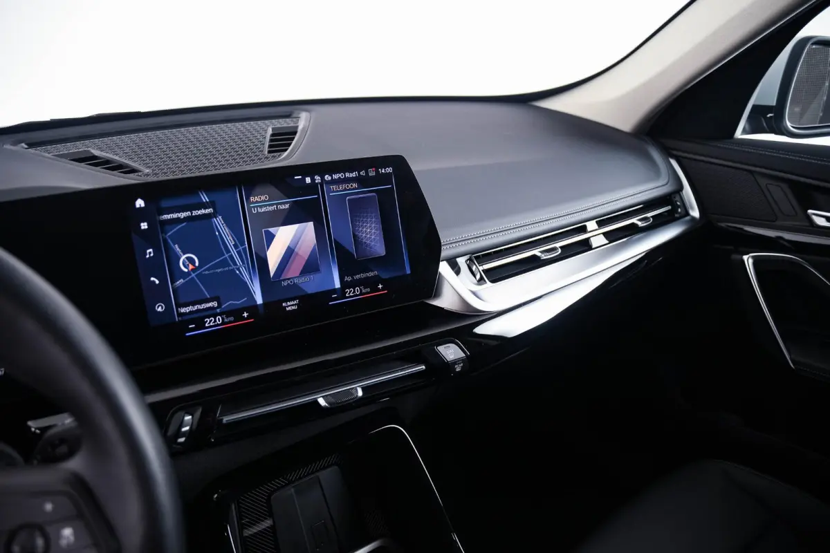 xDrive30 xLine - Comfort Access - Getinte Ruiten - Grootlichtassistent - Interieurlijst Schwarz hoogglans - Raamomlijsting BMW Individual aluminium satiniert -