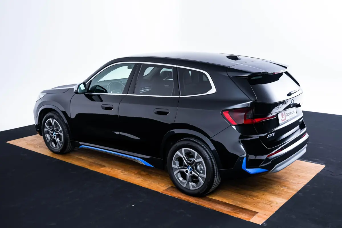 xDrive30 xLine - Comfort Access - Getinte Ruiten - Grootlichtassistent - Interieurlijst Schwarz hoogglans - Raamomlijsting BMW Individual aluminium satiniert -