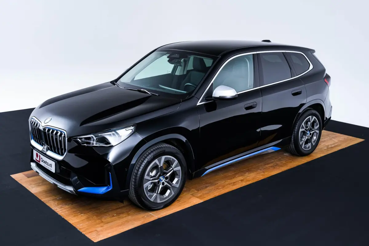 xDrive30 xLine - Comfort Access - Getinte Ruiten - Grootlichtassistent - Interieurlijst Schwarz hoogglans - Raamomlijsting BMW Individual aluminium satiniert -