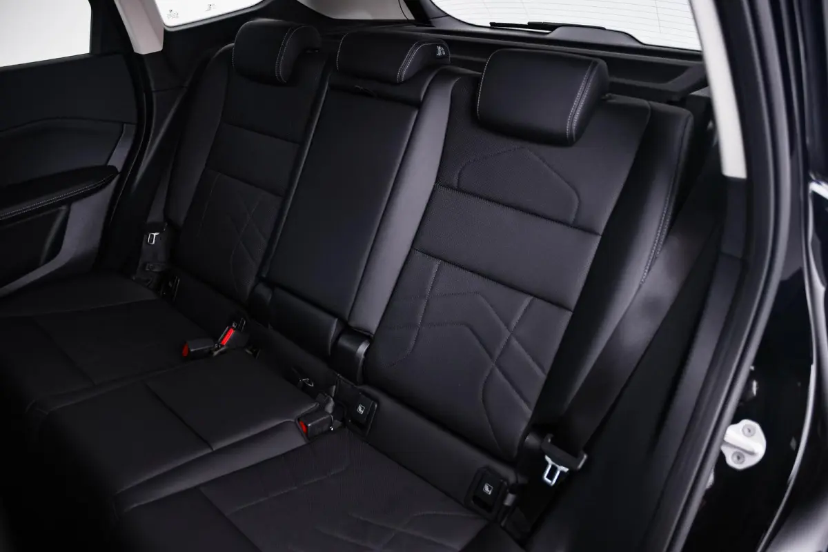 xDrive30 xLine - Comfort Access - Getinte Ruiten - Grootlichtassistent - Interieurlijst Schwarz hoogglans - Raamomlijsting BMW Individual aluminium satiniert -
