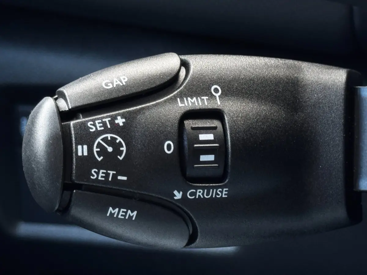 1.2 Hybrid Max | Leder / Alcantara | Camera | Stoelverwarming | Adaptive Cruise | Navigatie