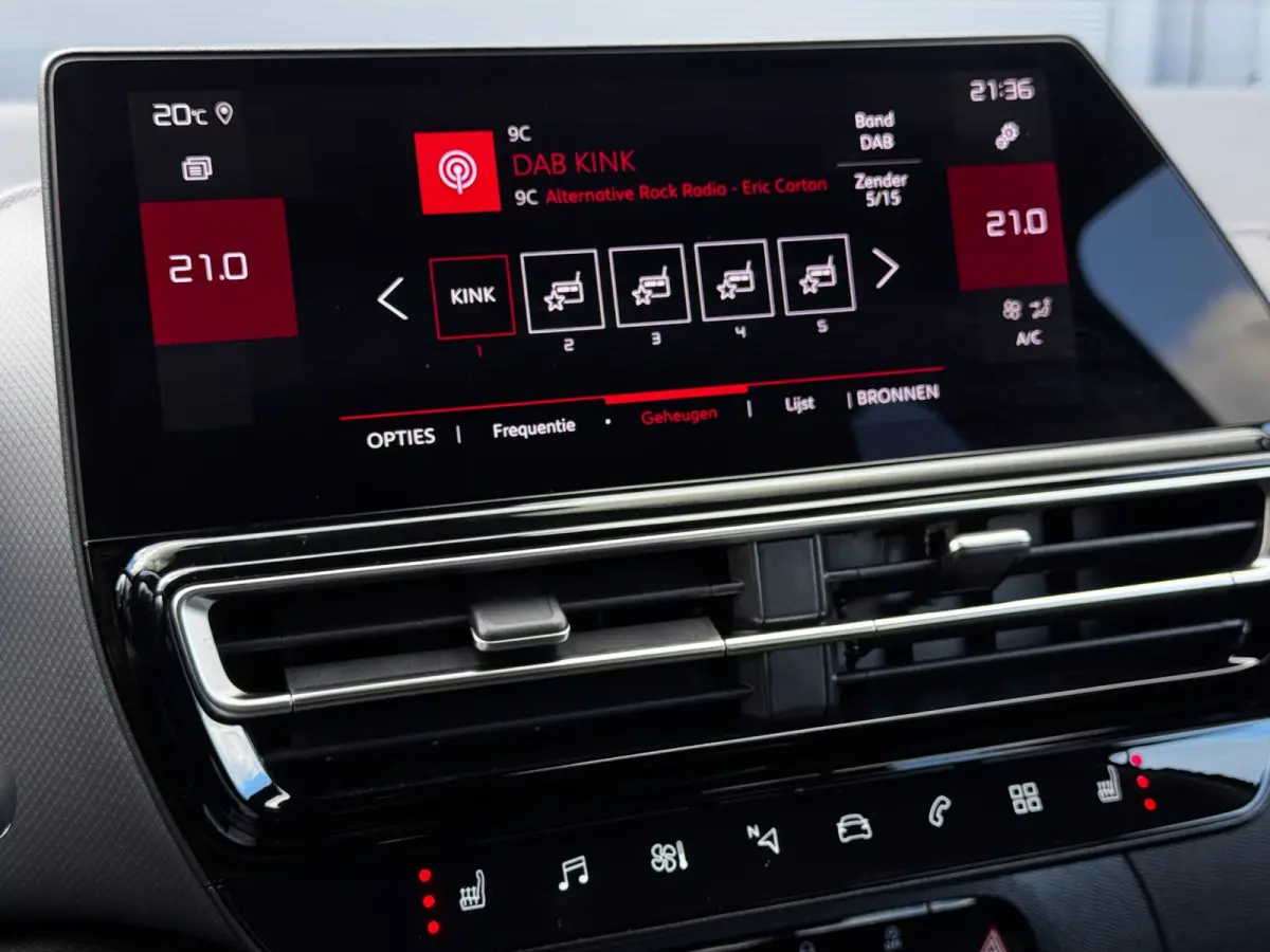 1.2 Hybrid Max | Leder / Alcantara | Camera | Stoelverwarming | Adaptive Cruise | Navigatie