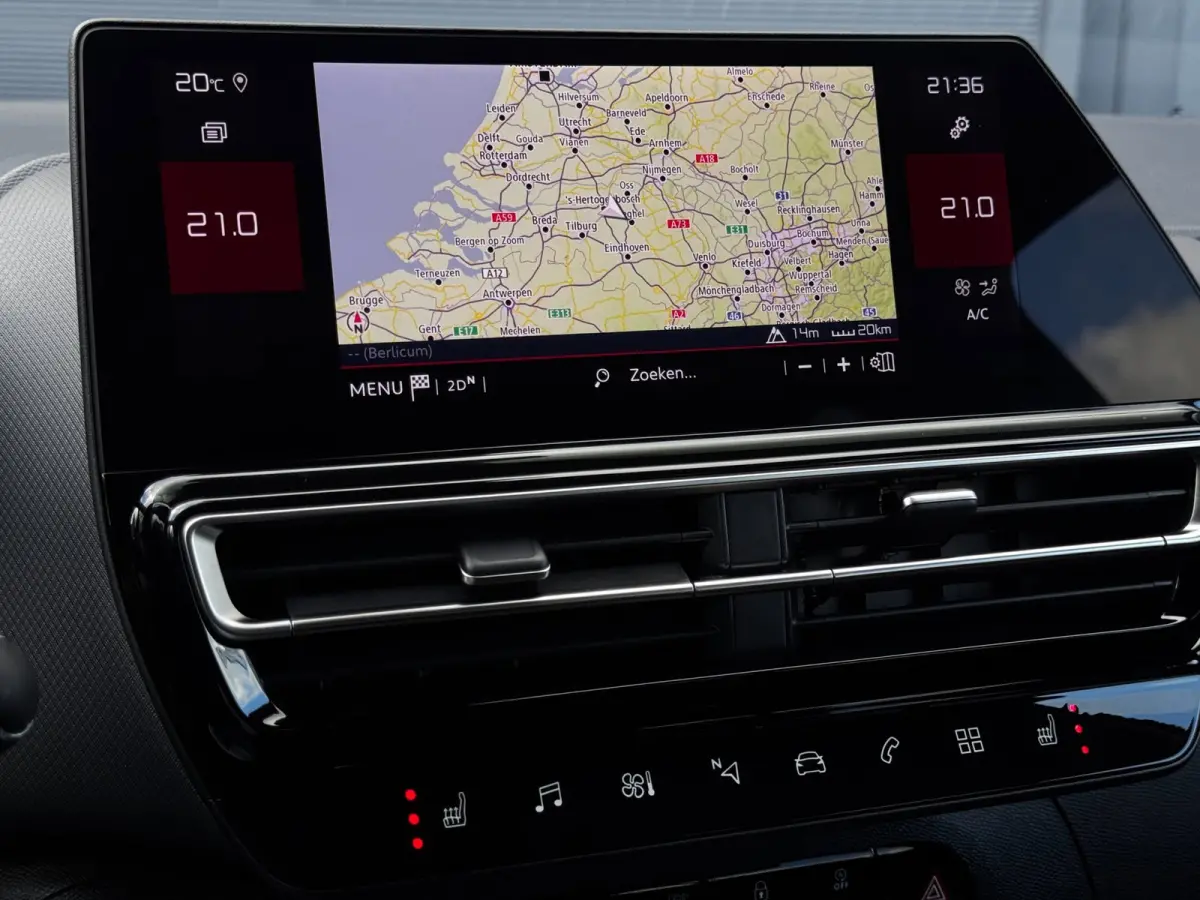 1.2 Hybrid Max | Leder / Alcantara | Camera | Stoelverwarming | Adaptive Cruise | Navigatie