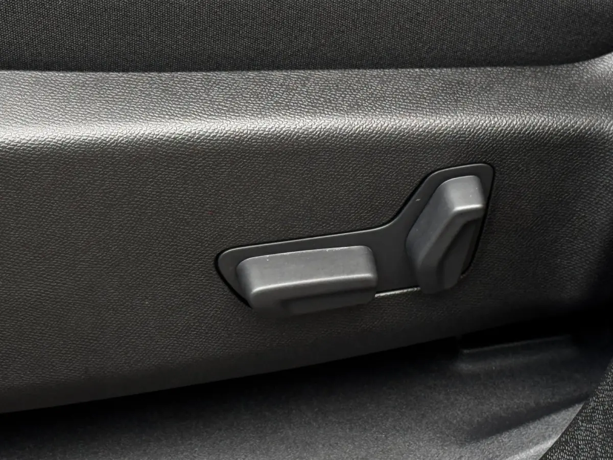 1.2 Hybrid Max | Leder / Alcantara | Camera | Stoelverwarming | Adaptive Cruise | Navigatie