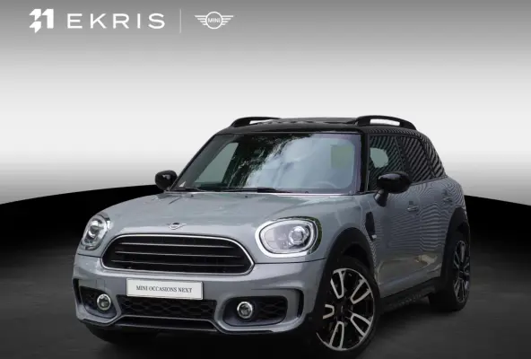 C | John Cooper Works Trim Pakket | Serious Business | 19" LM JCW Circuit Spoke | Comfort Access | Glazen panoramadak | Extra getint glas achter