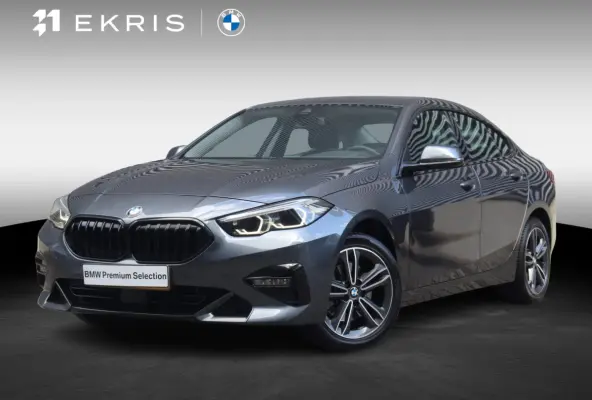 218i | High Executive | Sport Line | Parking Pack | Sportstoelen | Verwarmbare Voorstoelen | Apple Carplay | Climate Control | 17'' LMV