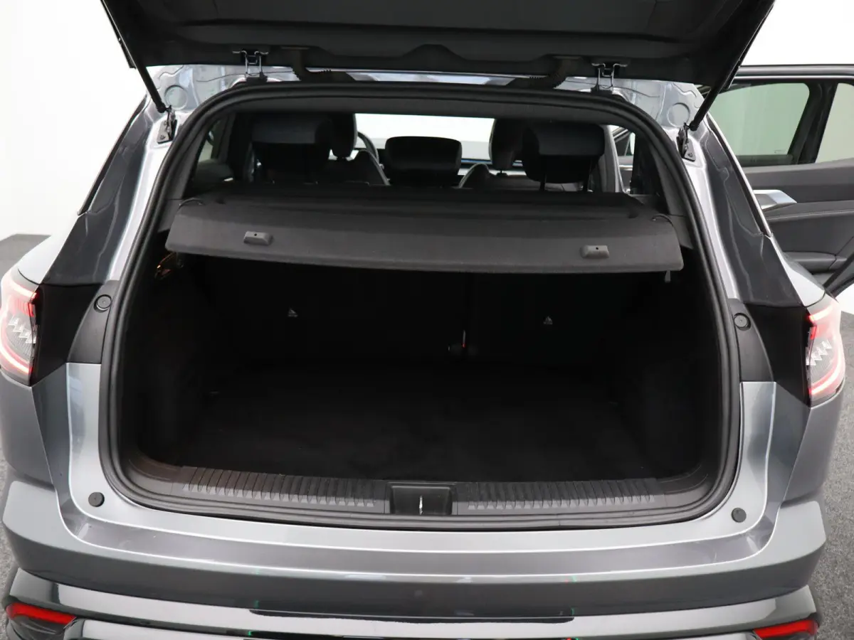 techno mild hybrid advanced 130 | Trekhaak | Parkeercamera |