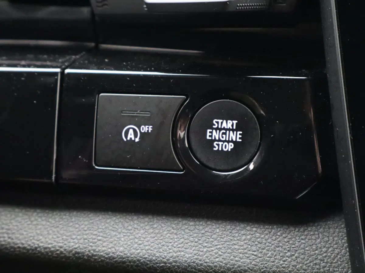techno mild hybrid advanced 130 | Trekhaak | Parkeercamera |
